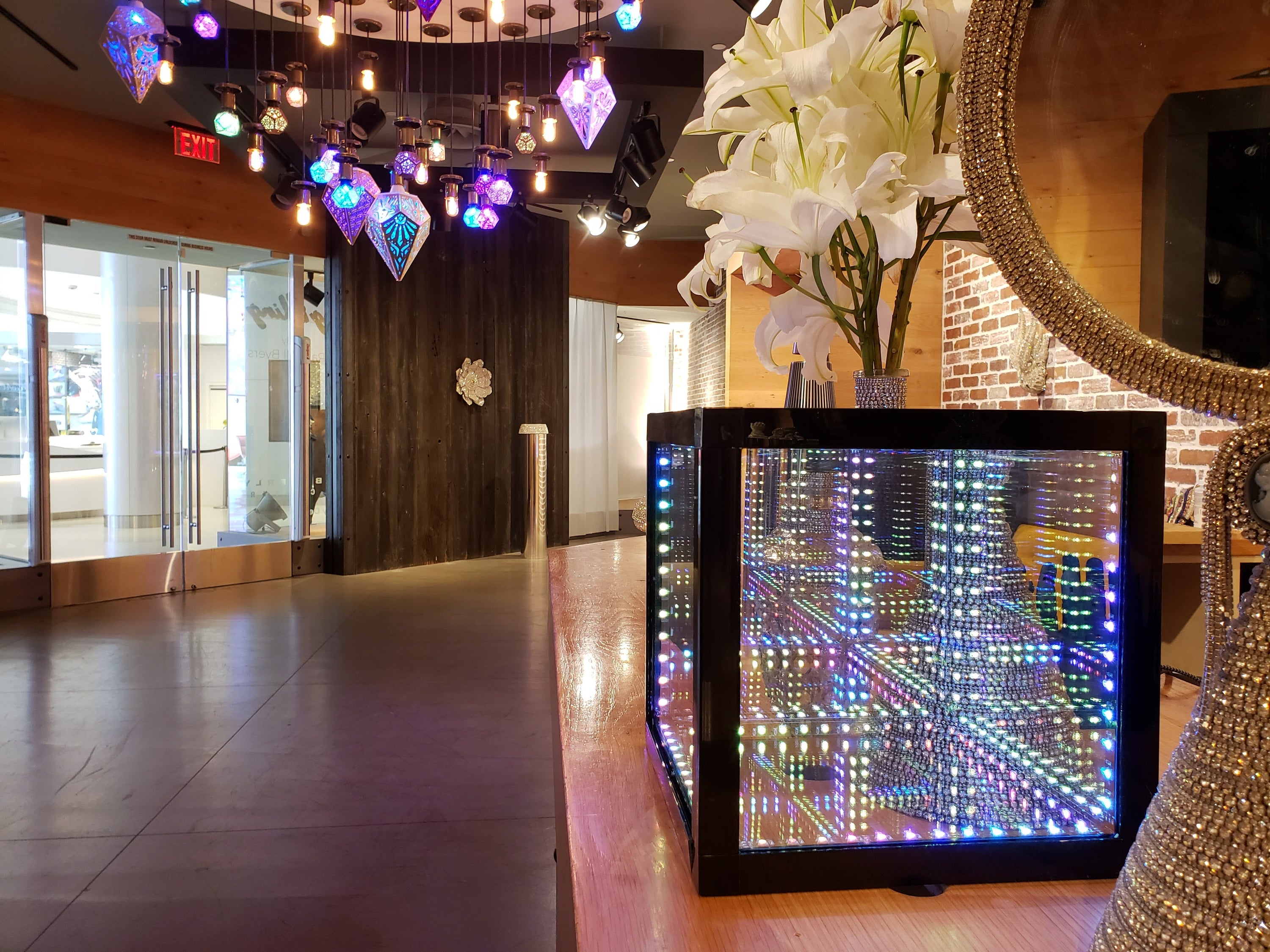 hypercube 10 on gallery desk