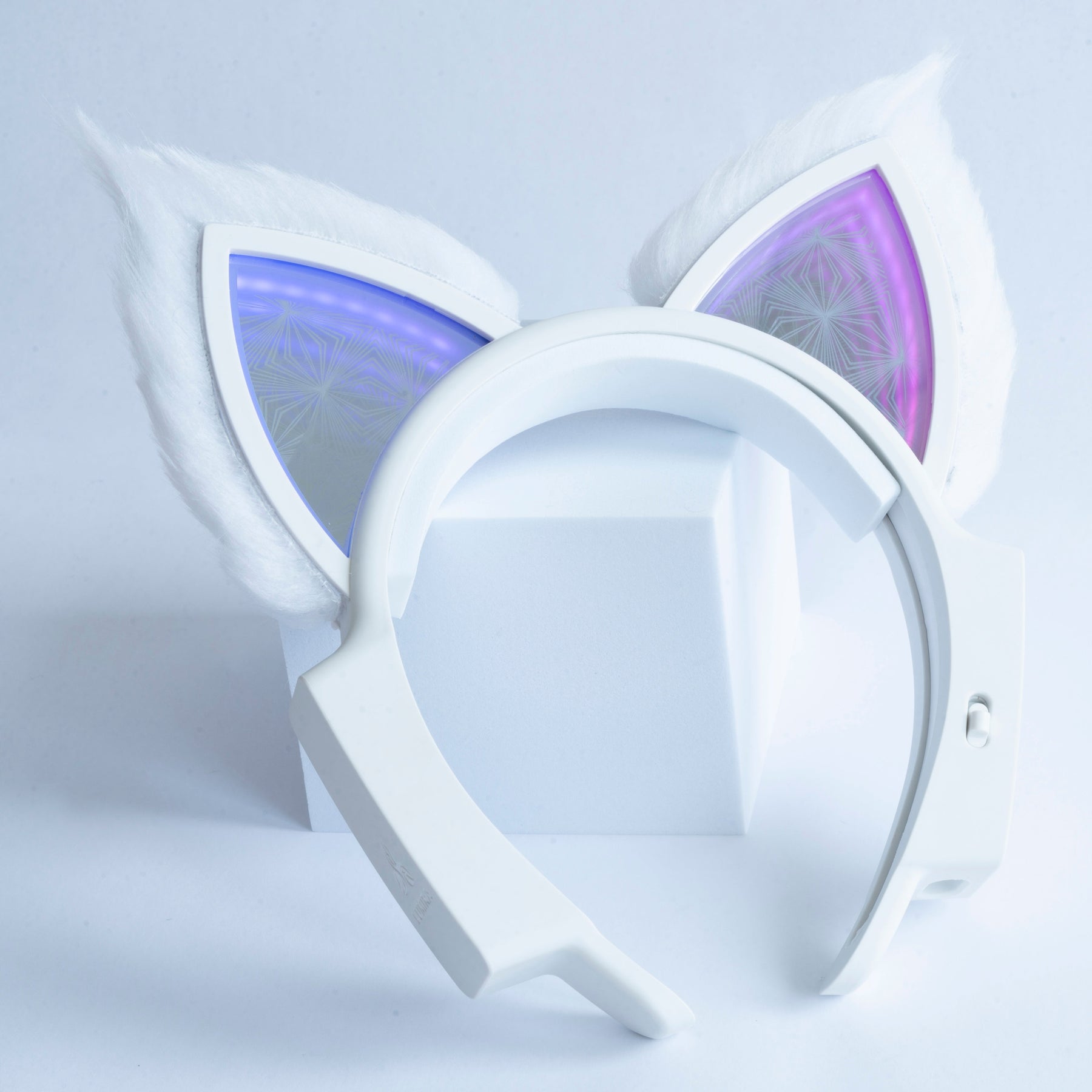 Infinity Ears por Lumira