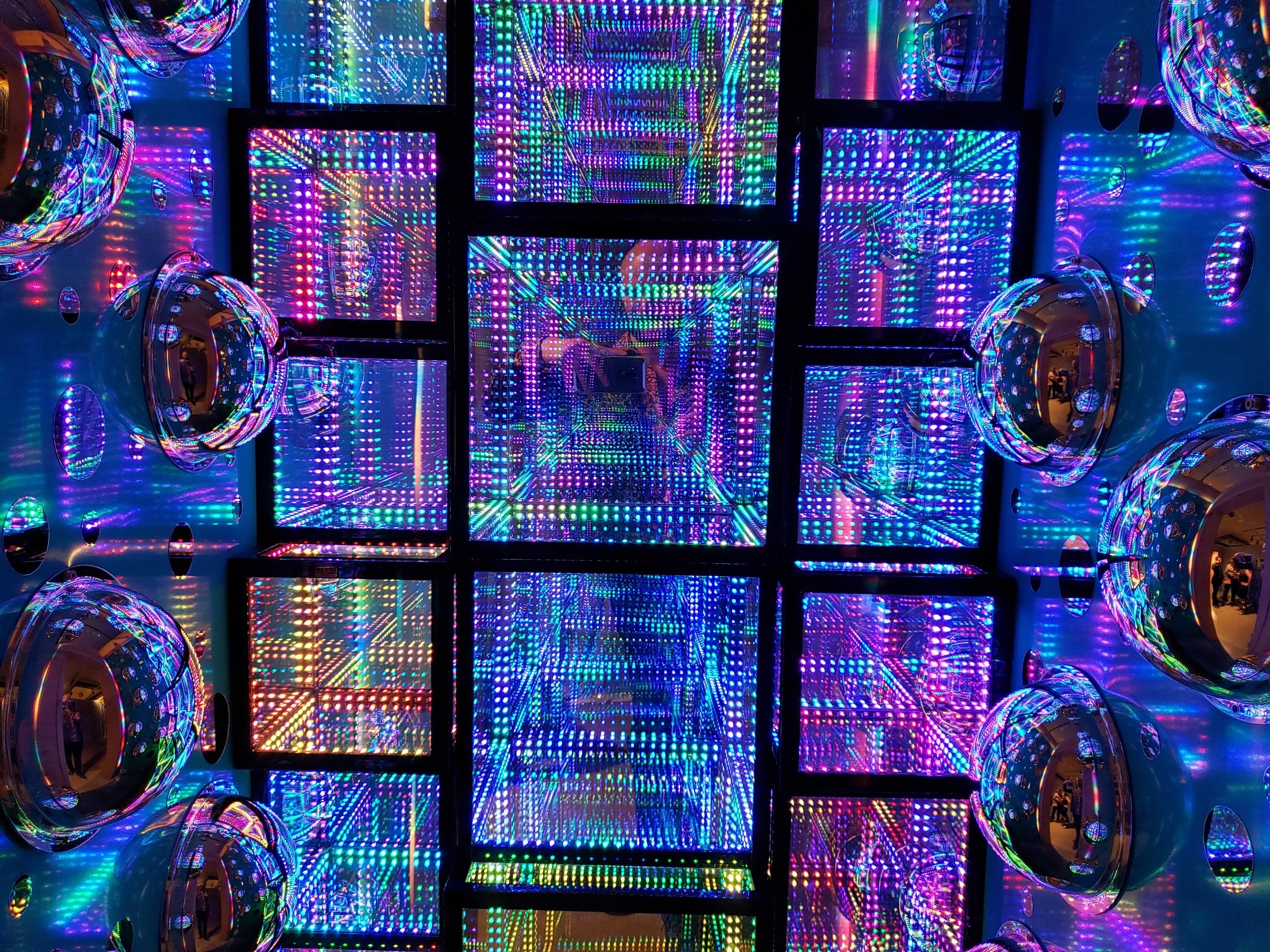 infinity mirror cube