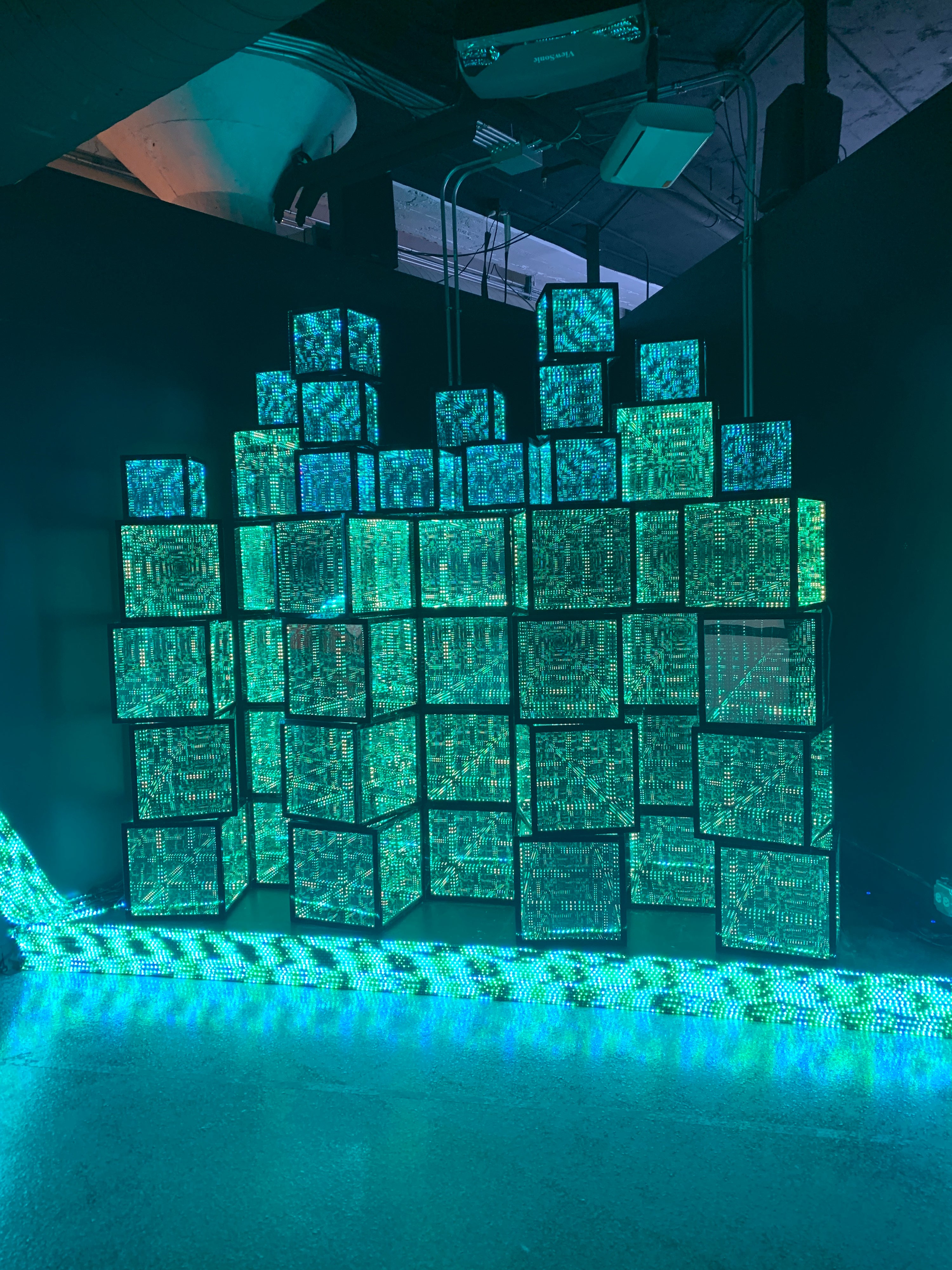wall of infinity mirror cubes
