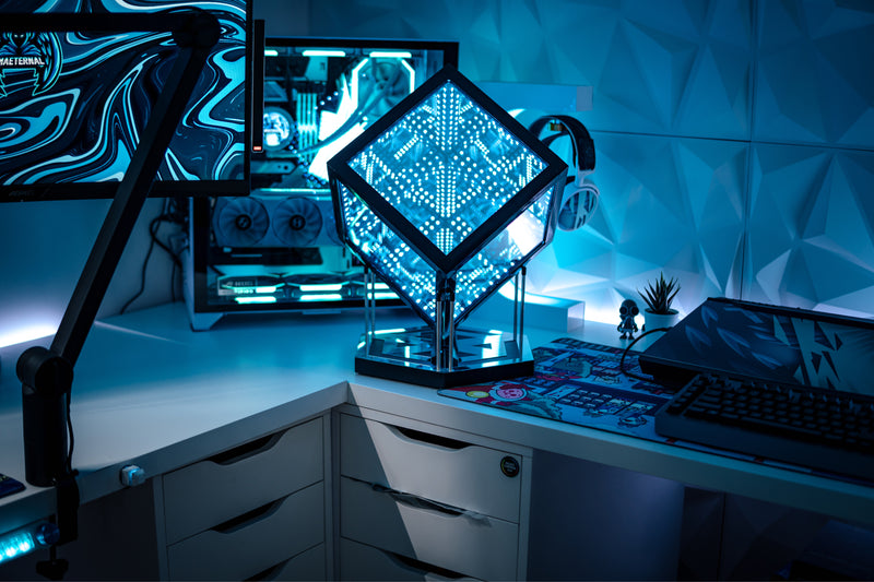 hypercube 10 on desk